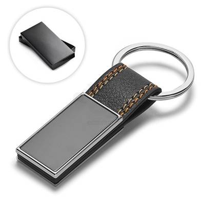 Chaveiro de Metal com Couro Sintético 6,5 cm x 2,2 cm Personalizado
