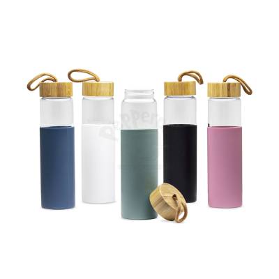 Garrafa de Vidro com Tampa de Bambu e Luva de Silicone 750ml Personalizada