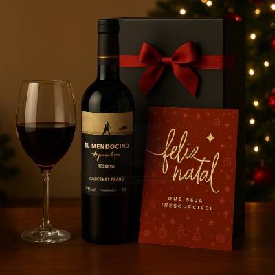 Kit Vinho com Taça, Caixa para Presente e Cartão Personalizado