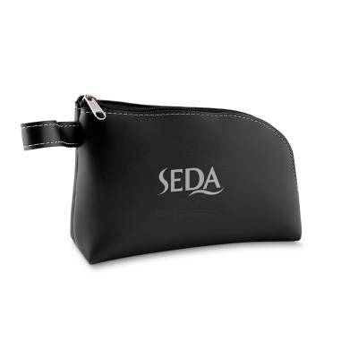 Necessaire Preta em Material Sintético com Alça Lateral e Zíper de Metal Personalizada